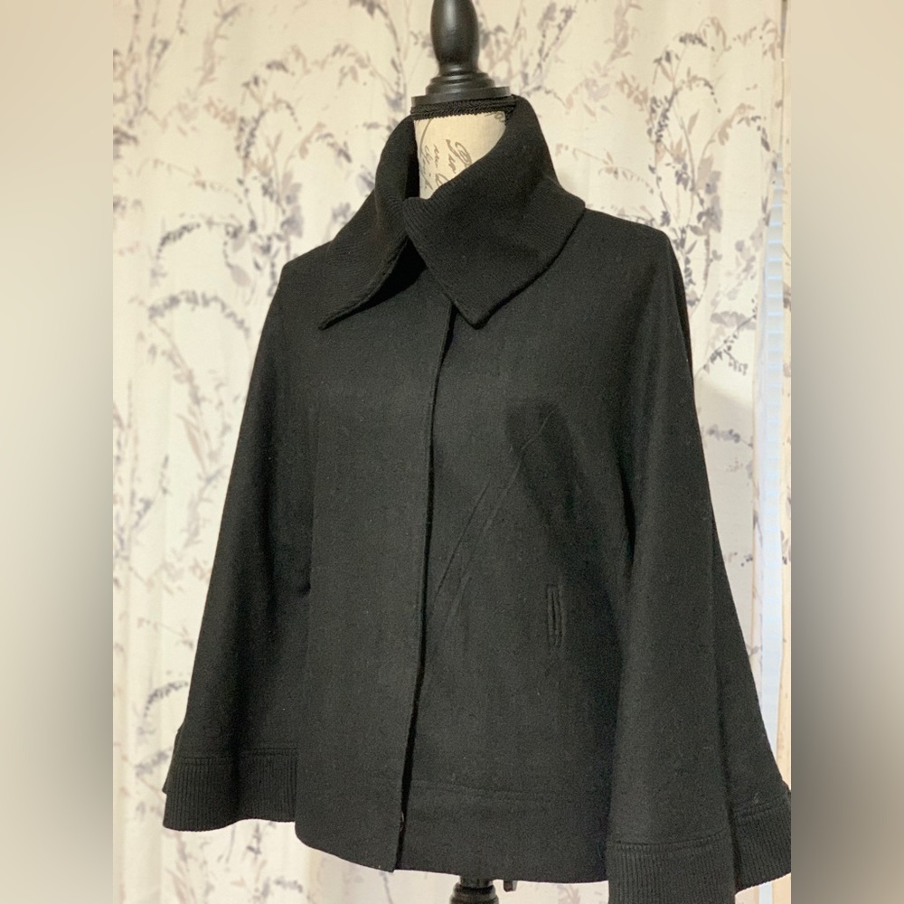Free People Cape- Size S Unique in Perfect condition. Price to Sell.